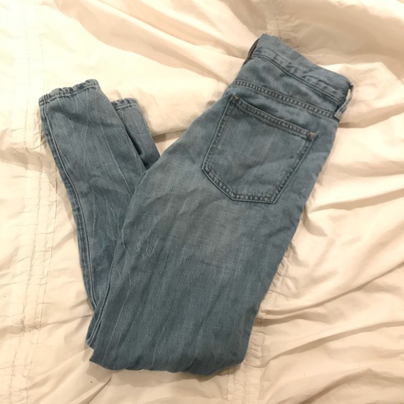 GAP Wearlight Mid Rise Best Girlfriend Jeans - Picture 6 of 6